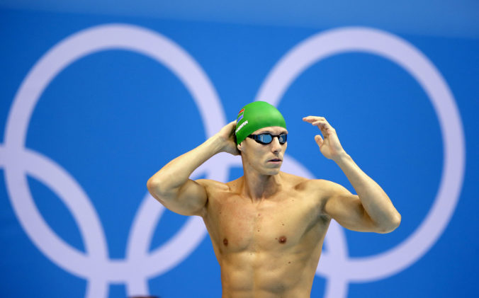 Juhoafrický plavecký šampión Roland Schoeman dostal so spätnou platnosťou trest za doping
