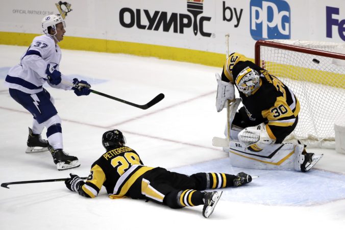 Tampa Bay v NHL ničí súperov, Sekera sa vrátil do zostavy Dallasu a Benn sa blysol hetrikom (video)