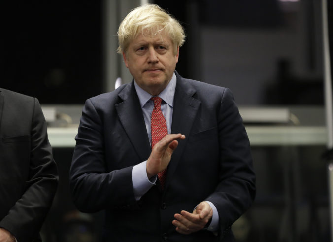 Nový poradca britského premiéra Johnsona, ktorý propaguje eugeniku, rezignoval