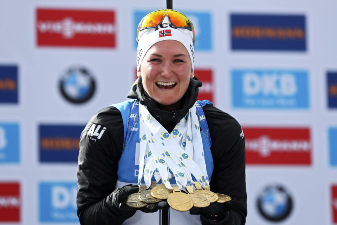 Marte Olsbuová Röiselandová stanovila so siedmimi medailami na MS v biatlone nový rekord