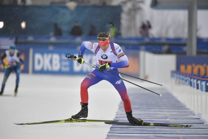 Bočarnikov a Pavlovová ovládli superšprint na ME v biatlone, zo Slovákov najlepšie skončil Šima