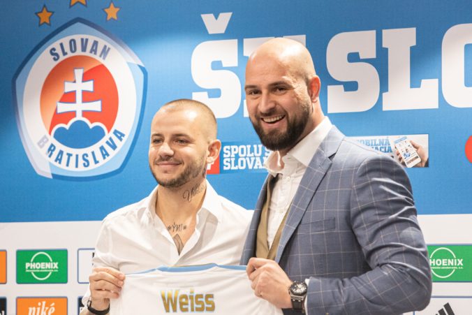 Weiss mladší oficiálne podpísal zmluvu so Slovanom, ponuky mal aj z Anglicka a Grécka