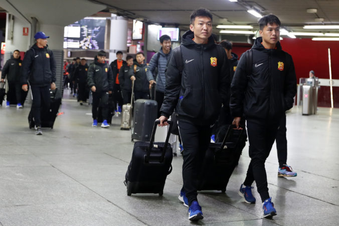 Futbalisti Wu-chanu sa pre koronavírus nemôžu vrátiť domov, pozvali ich na duel El Clásica