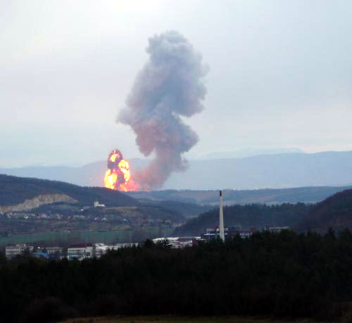 Muničný sklad v Novákoch explodoval, pri výbuchu v roku 2007 zahynulo osem ľudí (video)