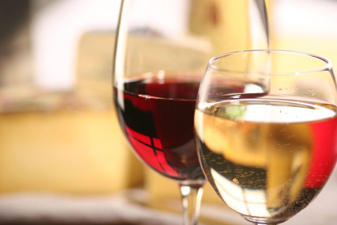 Kontrolóri sa zamerali na vína, zistili niekoľko nedostatkov v kvalite či pri označení