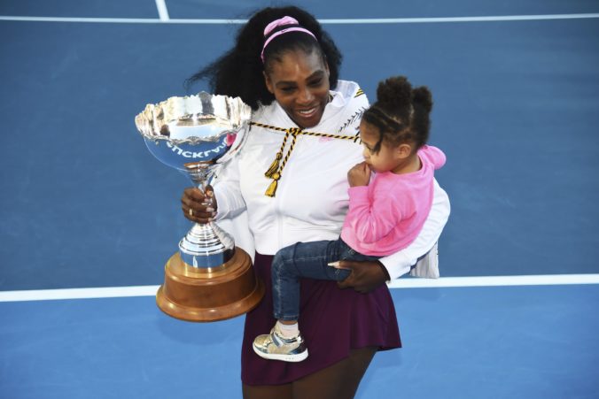 Serena Williamsová sa s rodinou utiahla do ústrania, najbližších šesť týždňov bude najmä mamou
