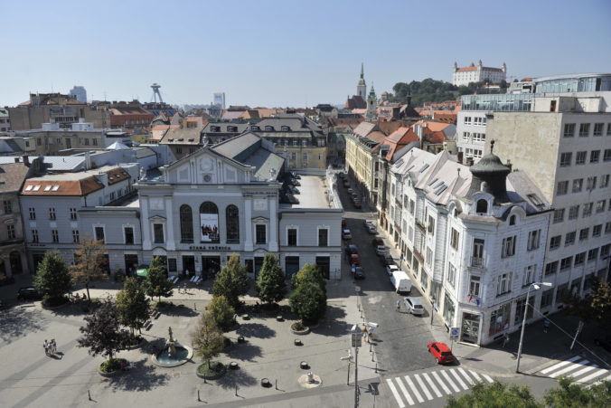 Bratislava pozastavila všetky výberové konania, mesto vyberie riaditeľov po upokojení situácie