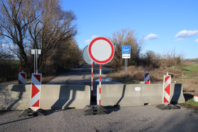 Slováci sa za prácou cez hranice s Maďarskom dostanú, nebudú musieť byť ani v karanténe
