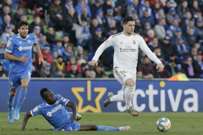 Útočník Realu Madrid Jovič nedodržal povinnú karanténu, podľa srbských zákonov mu hrozí väzenie