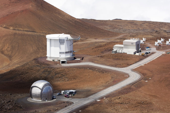 Opatrenia vlády ovplyvnili aj vesmírne observatóriá na hore Mauna Kea, museli zastaviť svoje operácie