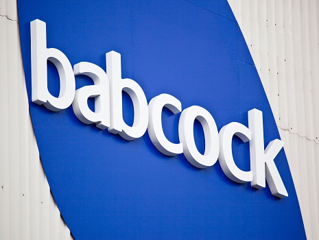 Britská zbrojárska firma Babcock upravuje svoju výrobu, vyrobí 10-tisíc pľúcnych ventilátorov