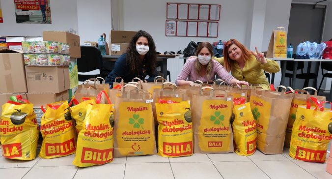 BILLA spolu so svojimi dodávateľmi venovala seniorom z Bratislavského kraja potravinové balíčky