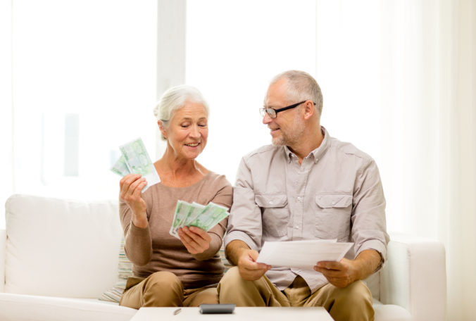 Priemerná výška starobného dôchodku stúpla, zvýšil sa aj počet poberateľov
