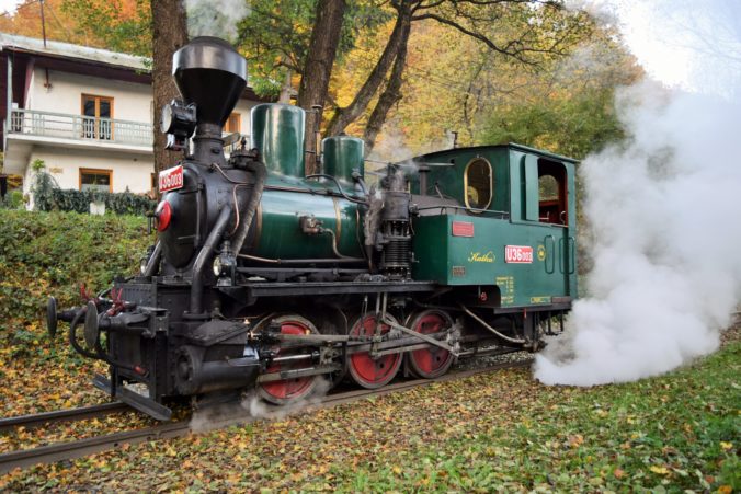 Detská historická železnica novú sezónu otvorila symbolicky, slávnostná jazda sa konala bez cestujúcich