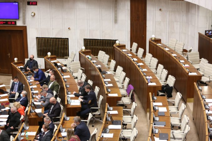 Poslanci budú rokovať o programovom vyhlásení vlády, Cigániková ho vraj nepodporí (naživo)