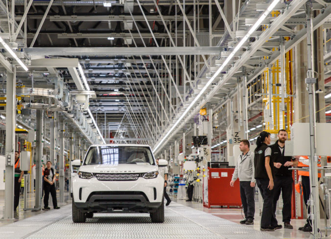 Jaguar Land Rover v Nitre postupne obnoví výrobu, ale prioritou zostáva aj zdravie zamestnancov