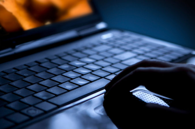 Britské úrady stiahli stovky podvodných webstránok, mnohé od ľudí žiadali platobné údaje