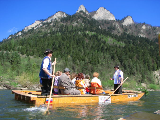 Na Dunajec sa opäť vrátili plte, turisti si môžu požičať aj raft