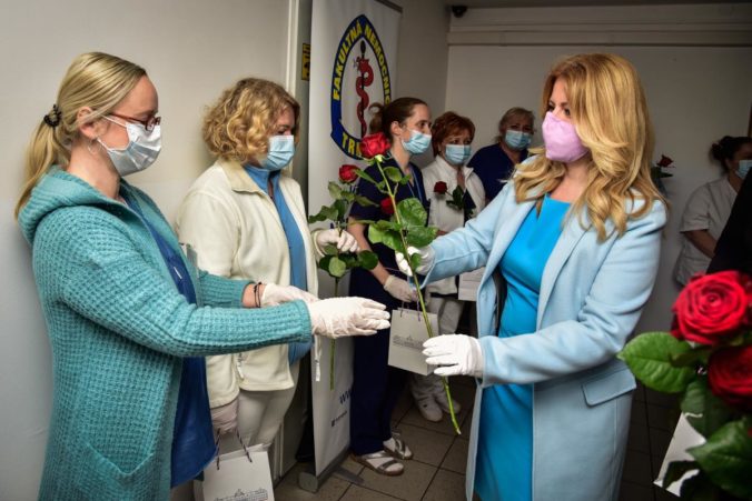 Čaputová ocenila nasadenie lekárov, sestier aj predavačiek počas pandémie Covid-19 (foto)