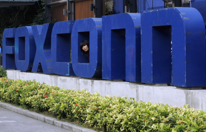 Foxconn v Nitre už pracuje na dve zmeny, firma požiadala o štátnu pomoc