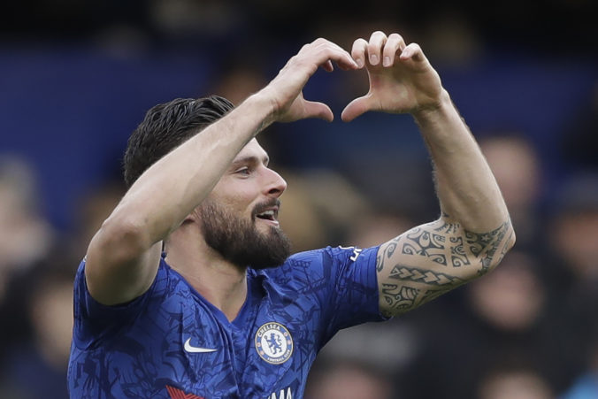 Francúzsky útočník Olivier Giroud z Chelsea neodchádza, s klubom podpísal nový kontrakt