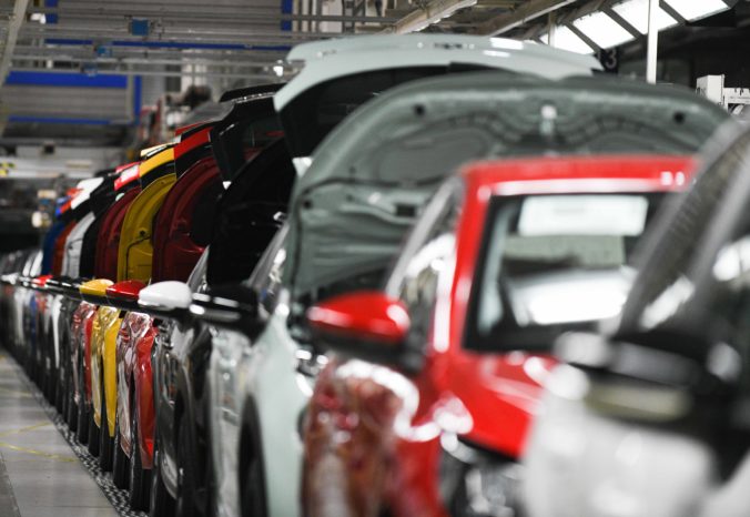 Trnavská automobilka Groupe PSA čoskoro začne vyrábať aj v tretej pracovnej zmene