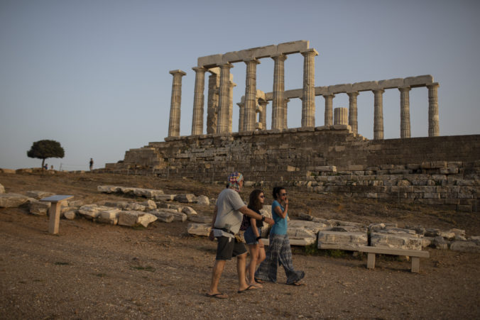 Letná dovolenka v Grécku, krajina zverejnila zoznam štátov, z ktorých privíta potenciálnych turistov