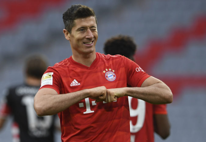 Bayernu prestávka bez futbalu neuškodila, hráči predviedli akciu ako z veľkej knihy futbalu (video)