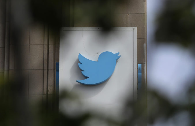 Twitter zrušil účet komentátorky Katie Hopkins, porušila pravidlá o nenávistnom správaní