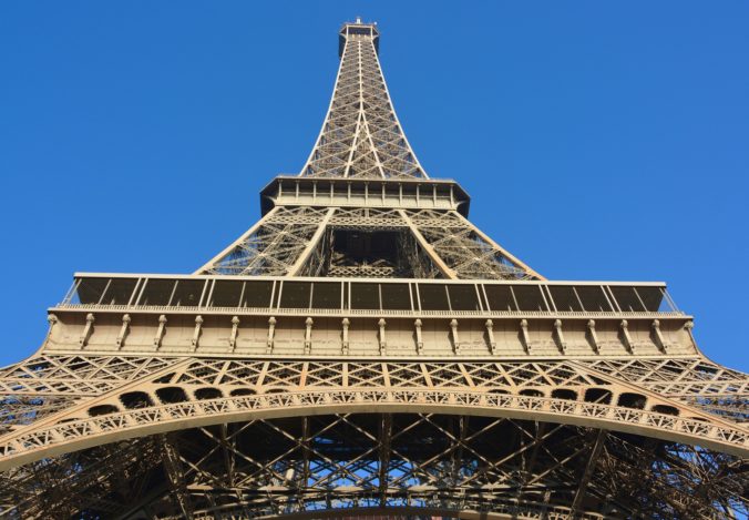 V Paríži otvorili Eiffelovu vežu, pre pandémiu bola zatvorená až 104 dní