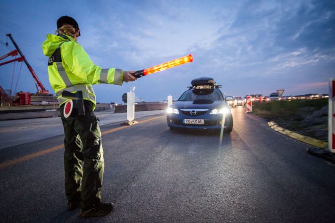 Polícia upozorňuje na dopravné obmedzenia na diaľnici D1 v Bratislave