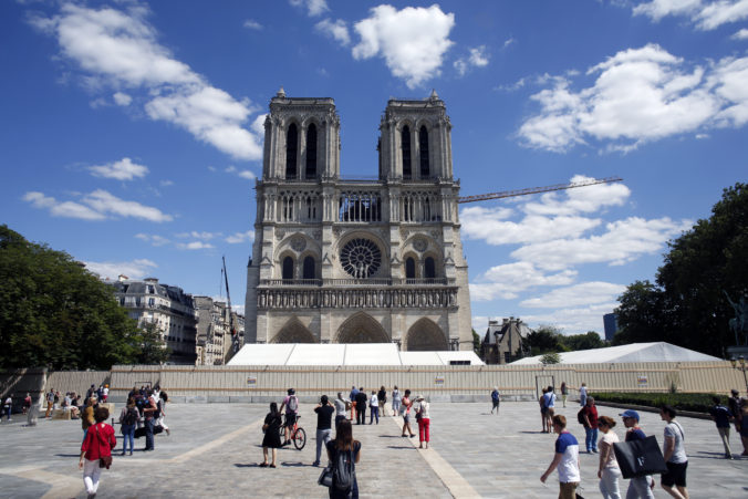 Zverejnili vizuál novej veže Notre-Dame, bude v štýle z 19. storočia