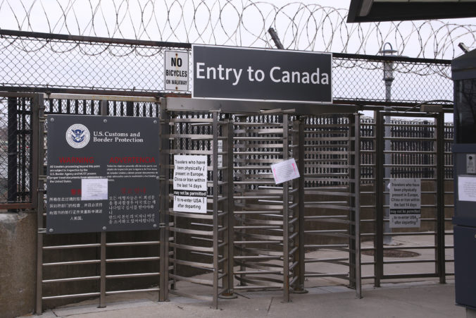Obmedzenia na hraniciach Kanady a USA asi predĺžia, v krajine javorového listu vládnu obavy
