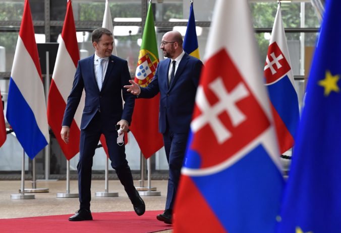 Lídri EÚ v Bruseli rokujú o financiách na obnovu po koronakríze, dohoda je dôležitá aj pre Slovensko