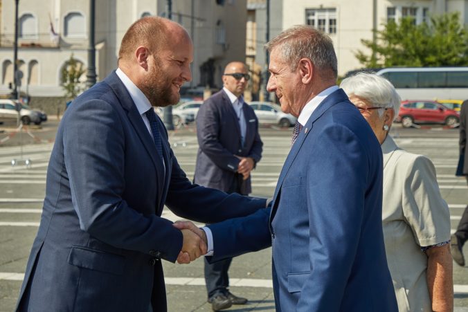 Minister Naď bol na prvej oficiálnej návšteve Maďarska, predstavil aj nového pridelenca obrany