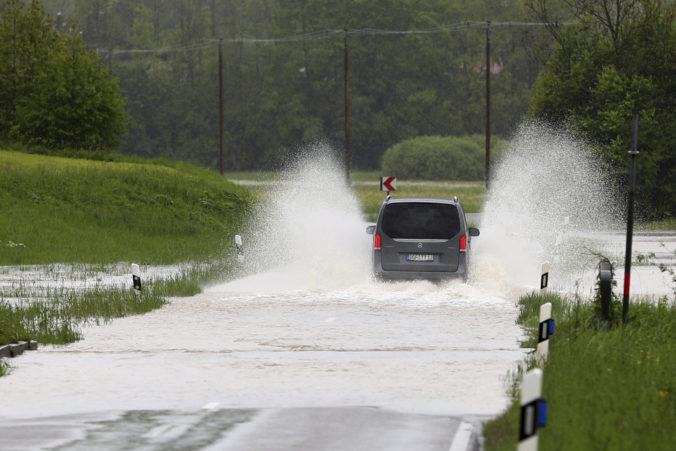 Meteorológovia varujú pred povodňami, pre celý okres na východnom Slovensku vydali výstrahu tretieho stupňa