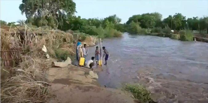 V Etiópii sa vyliala rieka, pre záplavy zostalo bez domova takmer dvadsaťtisíc ľudí (video)