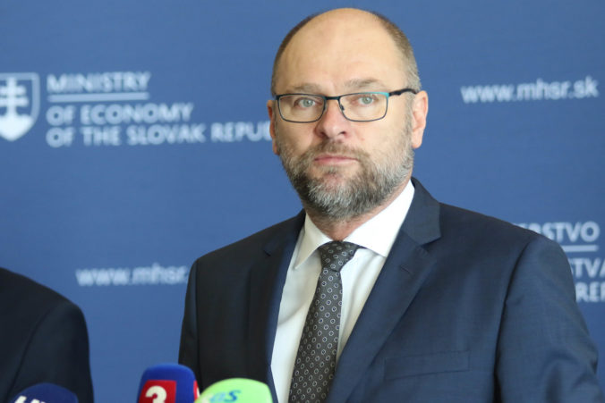 Slovensko je ideálny priestor, zareagoval minister Sulík na investíciu Porsche