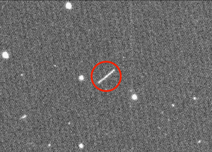 Asteroid preletel rekordne blízko Zeme, bol veľký ako auto (foto)