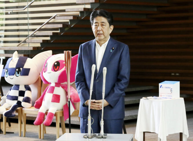 Japonský premiér Šinzó Abe odstupuje z funkcie, dohnali ho k tomu chronické zdravotné problémy