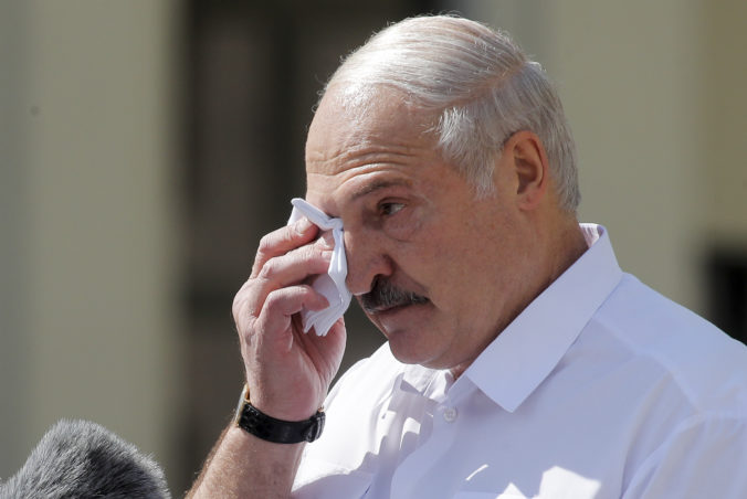 Krajiny Pobaltia uvalili voči Lukašenkovi a jemu blízkym spolupracovníkom cestovné sankcie