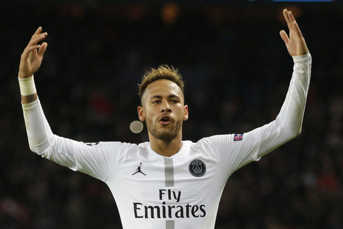 Traja hráči tímu Paríž Saint-Germain sa nakazili koronavírusom, má byť medzi nimi aj Neymar