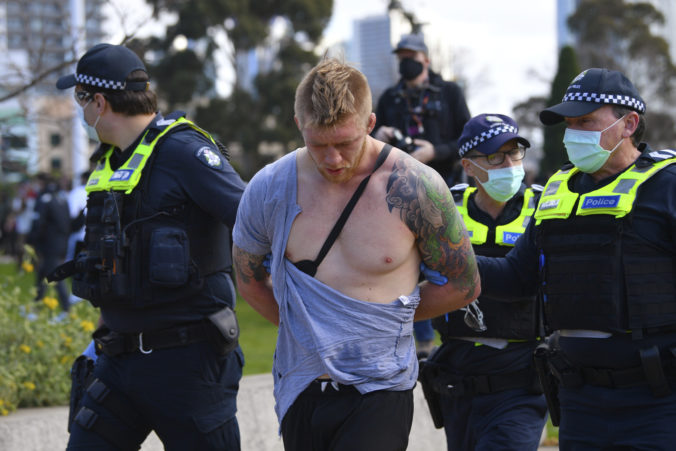 Polícia zakročila voči demonštrantom v Austrálii, pre koronavírus platí zákaz vychádzania