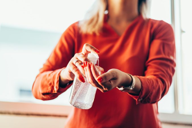 Hygienici zmenili pravidlá pre hromadné podujatia, obmedzenia platia aj pre svadby a cirkevné bohoslužby Hygienici zmenili pravidlá pre hromadné podujatia, obmedzenia platia aj pre svadby a cirkevné bohoslužby