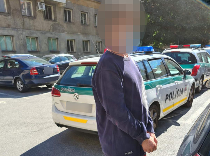 Polícia objasnila brutálnu vraždu mladej ženy, vrah ju najskôr dorezal a ešte živú odhodil do šachty