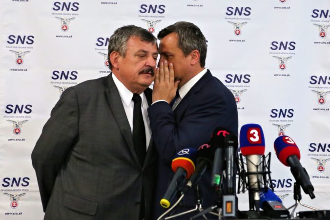 Andrej Danko a Anton Hrnko bojujú o post predsedu Slovenskej národnej strany