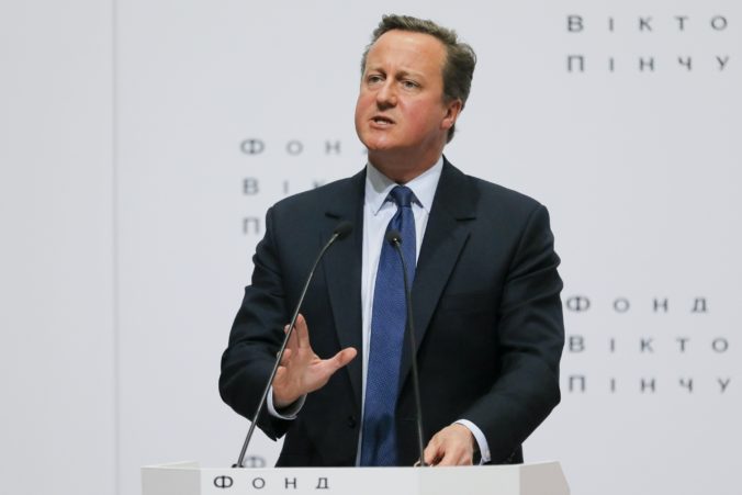 Johnsonov vládny plán skritizoval aj Cameron, porušenie dohody by malo byť až poslednou možnosťou
