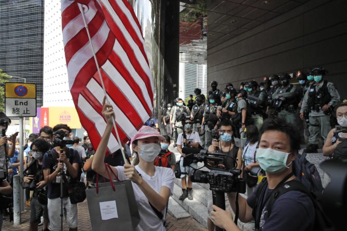 Američanom hrozí „svojvoľné zadržanie“, ak budú cestovať do Číny a Hongkongu