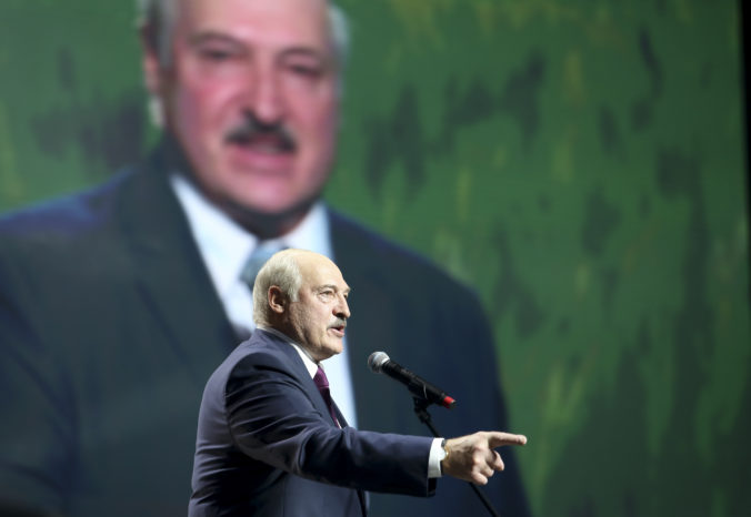 Hranice na západe Bieloruska sú otvorené, hoci Lukašenko hrozil ich zatvorením