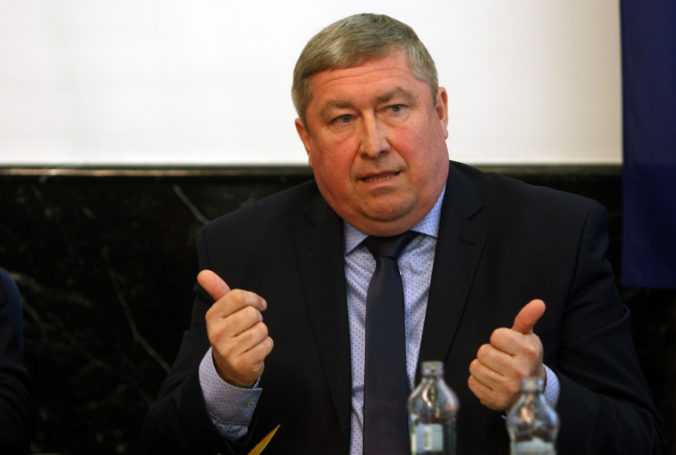 Etická komisia vyzýva Kováčika, aby sa vzdal funkcie špeciálneho prokurátora